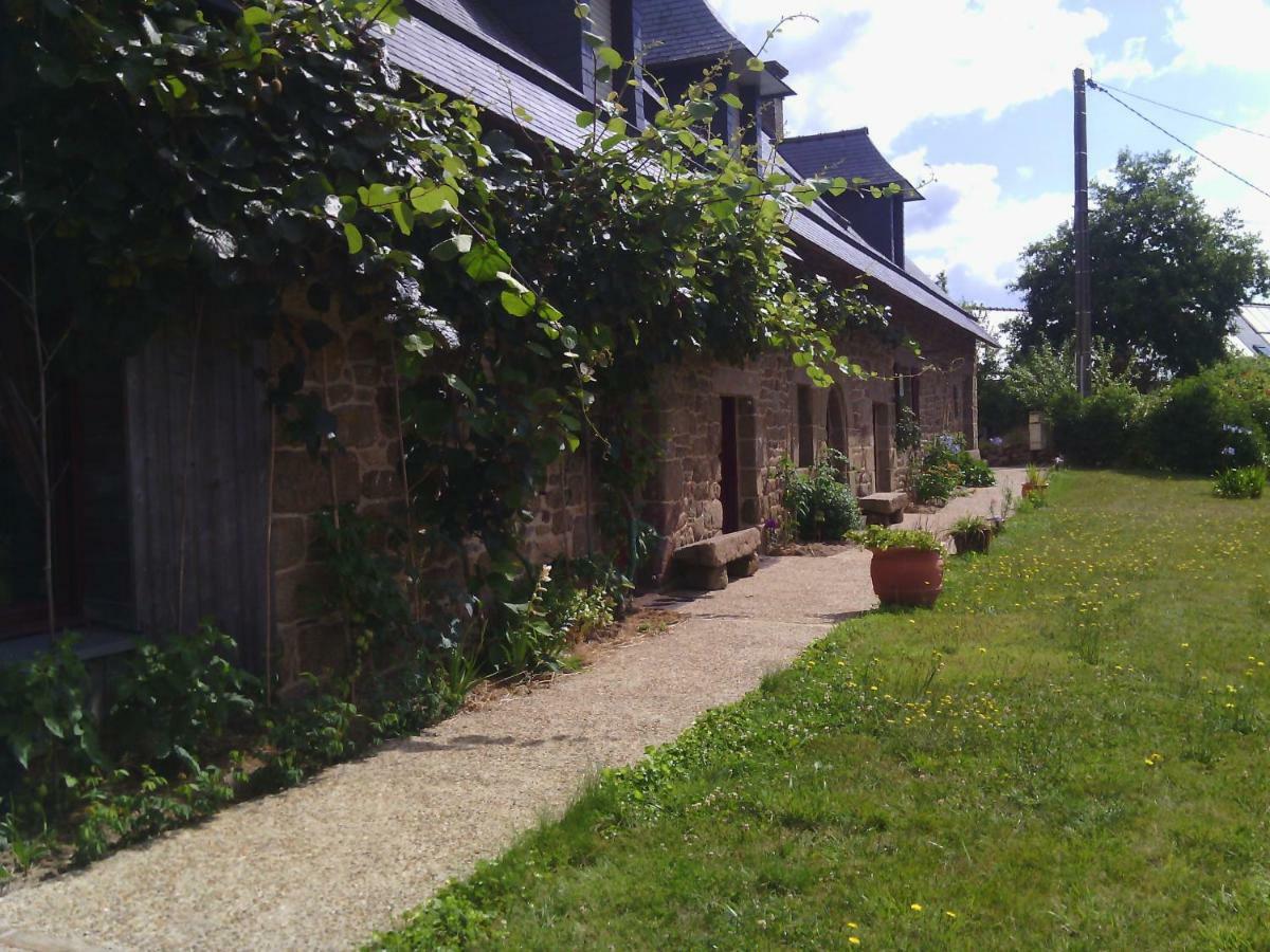 La Roche Bed & Breakfast Saint-Etienne-en-Cogles Exterior photo
