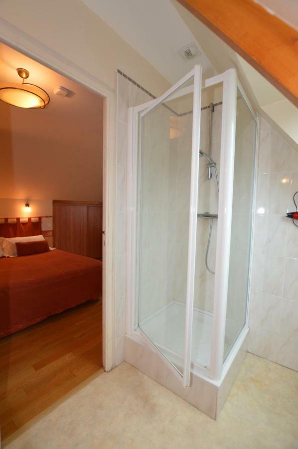 La Roche Bed & Breakfast Saint-Etienne-en-Cogles Exterior photo